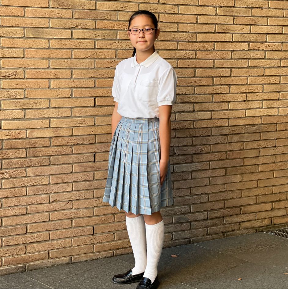 洗足学園中学高等学校のSummer Style 夏服・オプションポロシャツ・オプションスカート着用の画像
